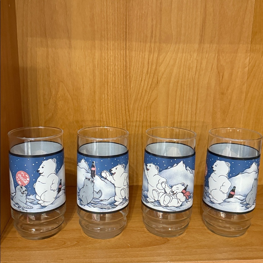 Set a 4 classic Coca-Cola bear only been displayed does not include S&H